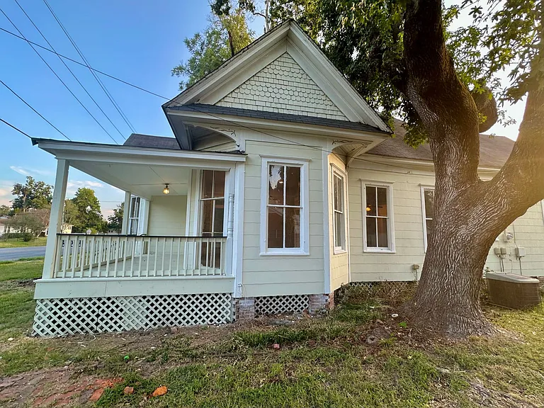 802 Main St — Photo 34