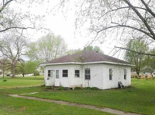 107 E Morgan St, Plymouth, IL 62367