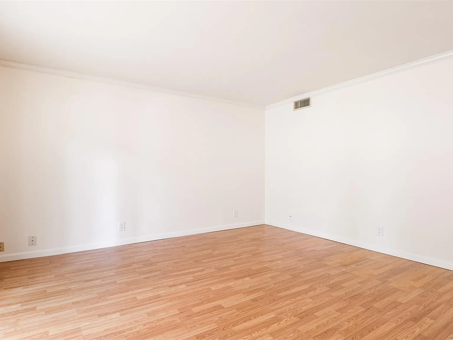 2 bed, 1.5 bath, 1520 sqft, $1,925 — Photo 3