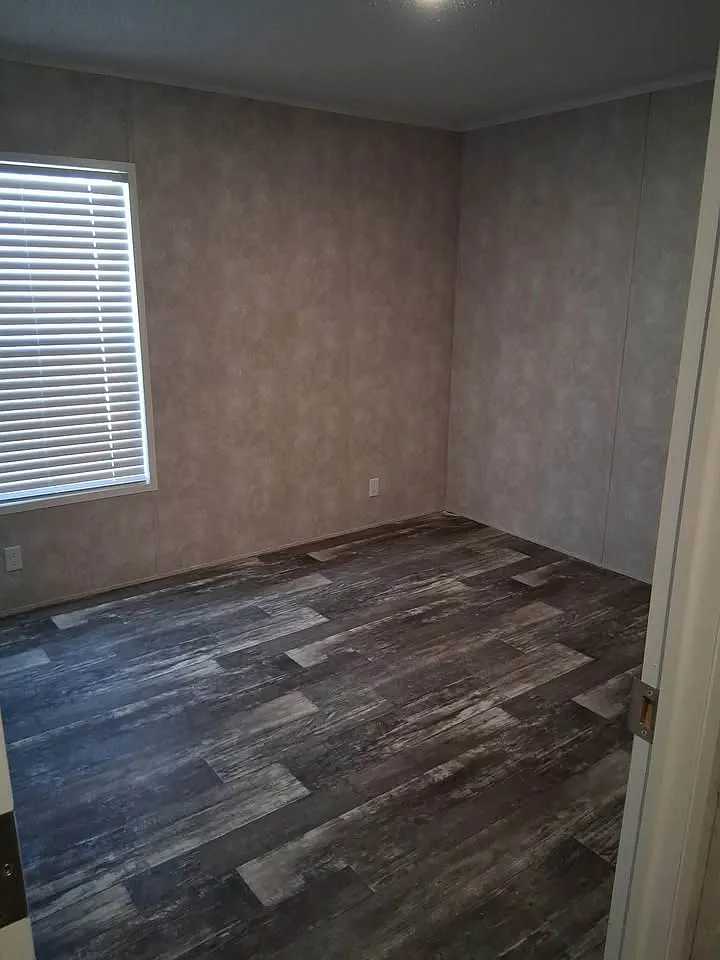 3 bed, $1,100 — Photo 4
