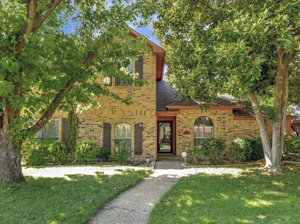 718 Cimarron Trl, Irving, TX 75063