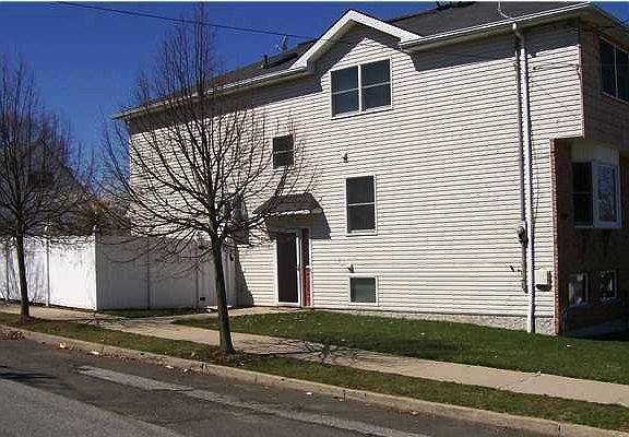 2nd image of 204 Suffolk Ave