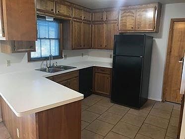 3rd image of 11702 N Oaks Dr
