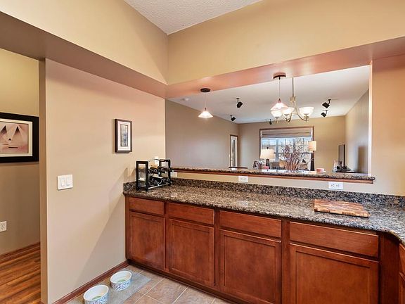 5th image of 1103 Barclay St #1103