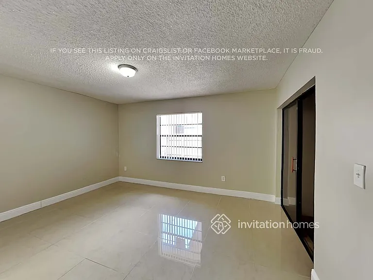 1086 NW 128th Ave — Photo 12