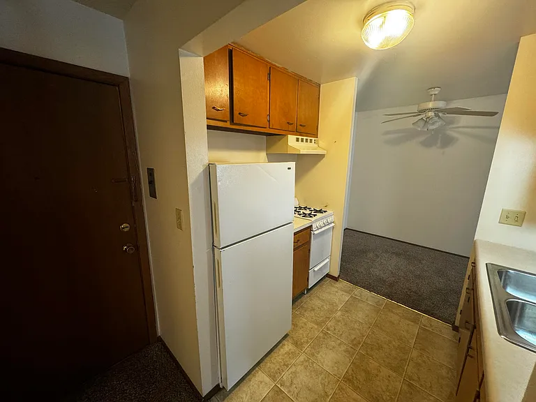 Candlelight Apartments — Photo 5