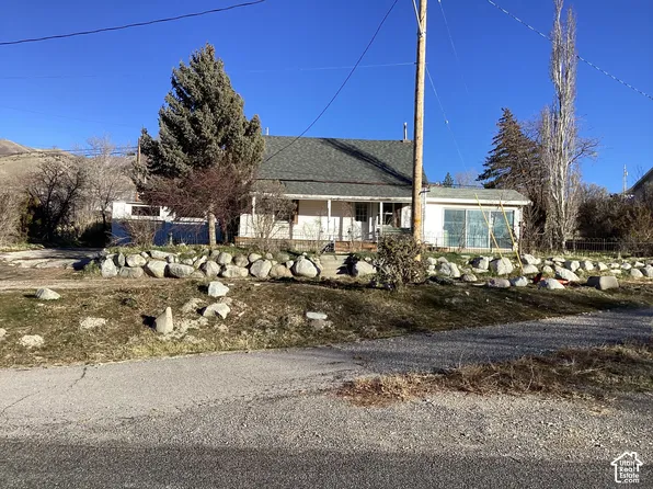 129 S Grant Ave, Stockton, UT 84071