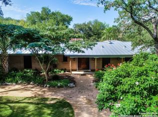 420 Meadowbrook Dr, Hollywood Park, TX 78232