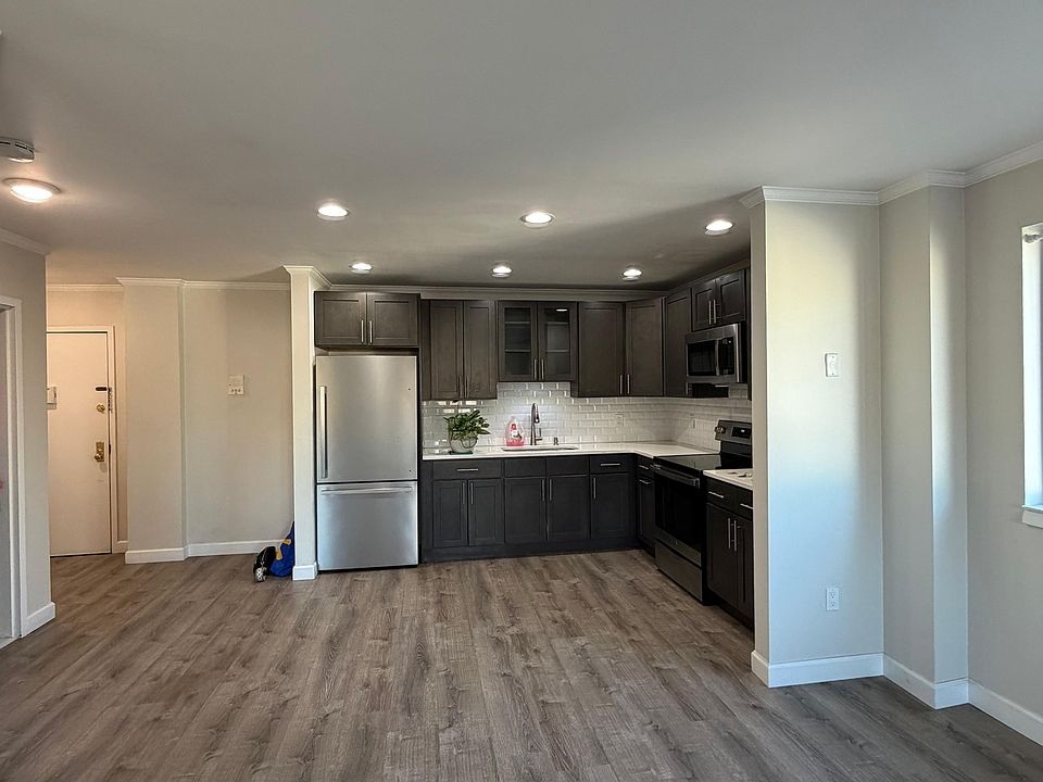 1st image of 3900 Liberty Ave APT 2D