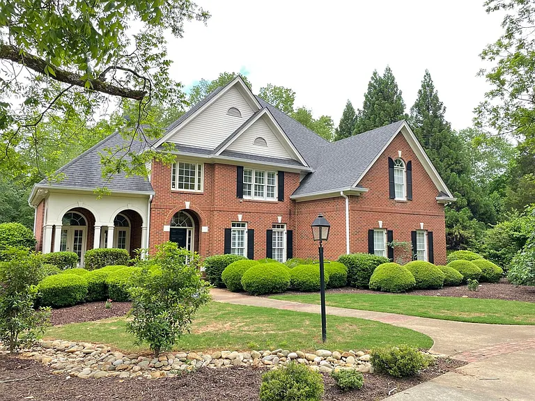 1120 Long Creek Dr — Photo 1
