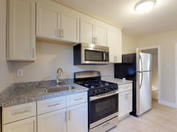 240 Wilmot St, Camden, NJ 08105