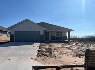 929 Dusky Valley Ln, Chickasha, OK 73018
