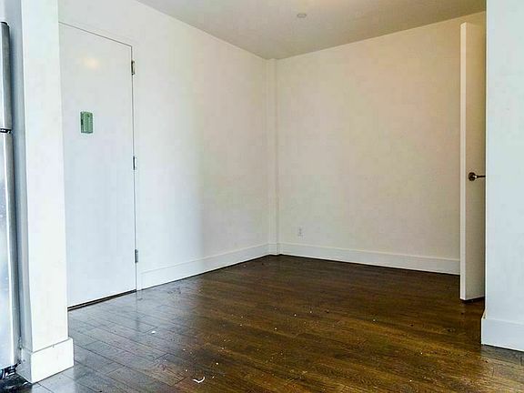 5th image of 49 Montrose Ave #3E
