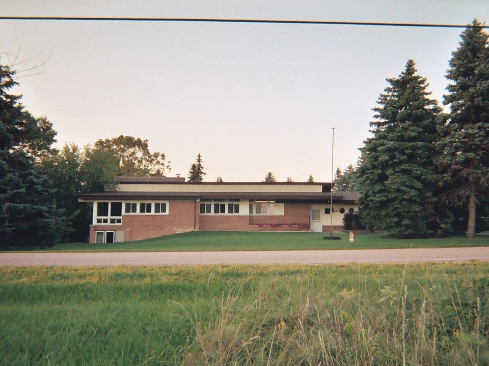 2nd image of 1608 W Ridge Rd