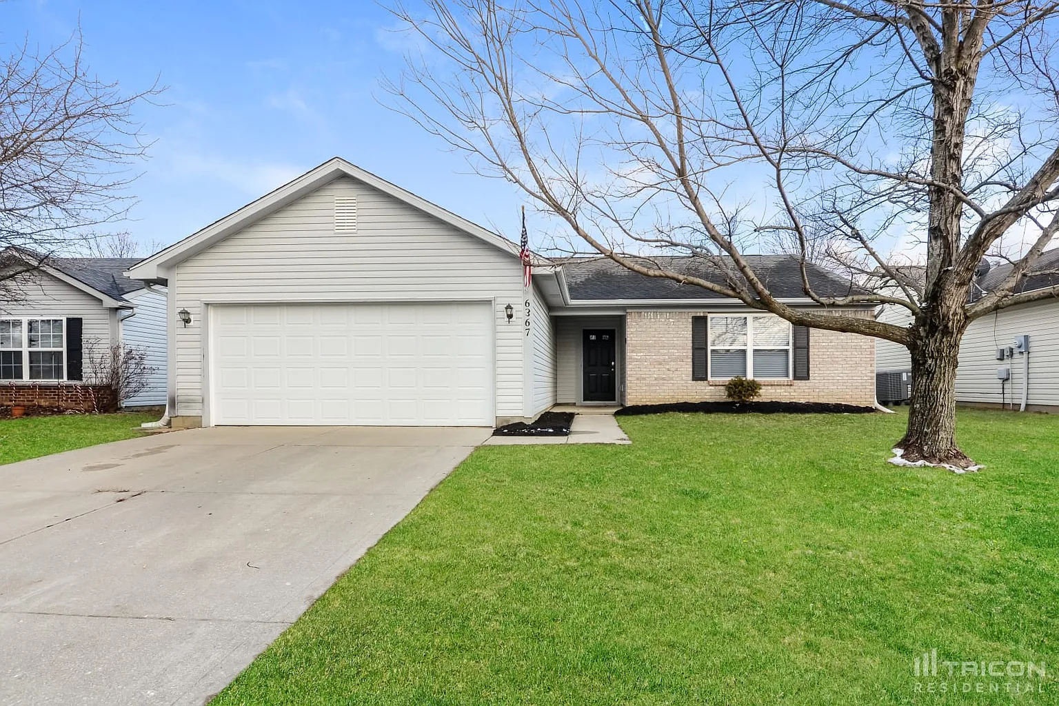 6367 River Run Dr photo 1