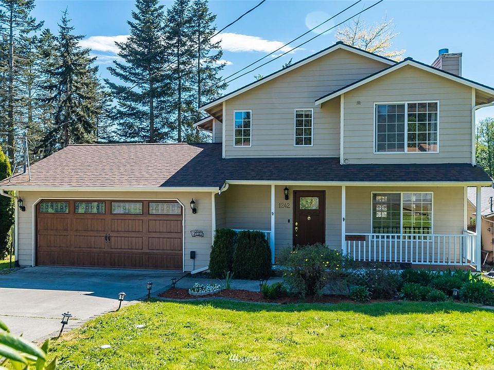 1st image of 1242 Rickover Dr