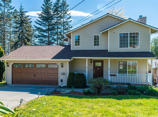 1242 Rickover Dr, Coupeville, WA 98239