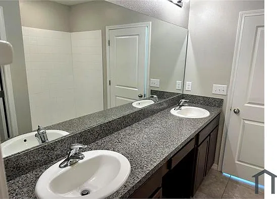 15706 Greenleaf Bay St — Photo 15