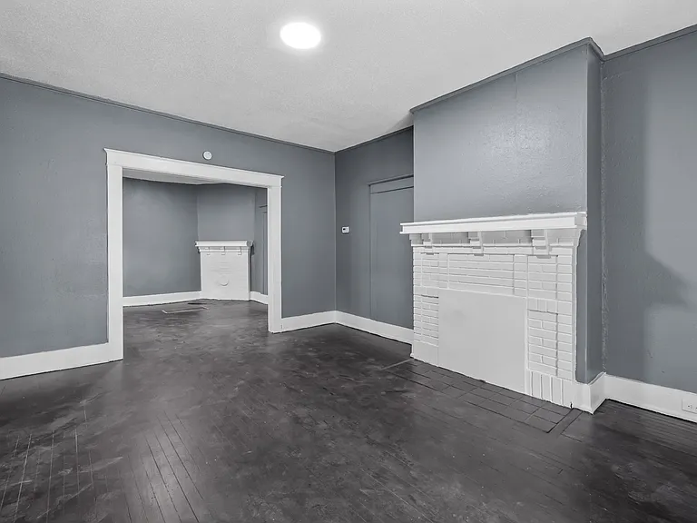 963 3rd St W — Photo 5