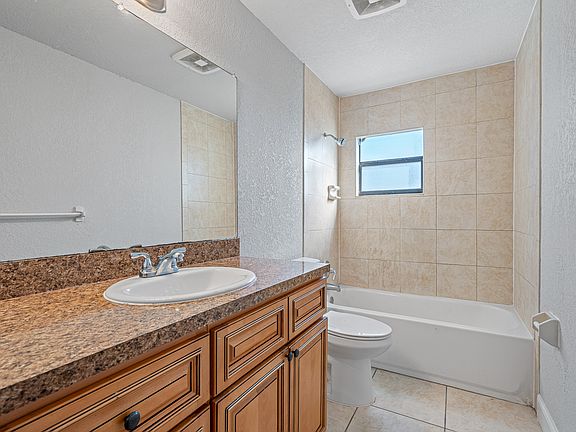 4th image of 6909 N 22nd St #17183254