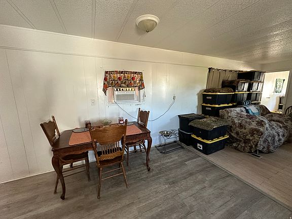 5th image of 470 E Main St