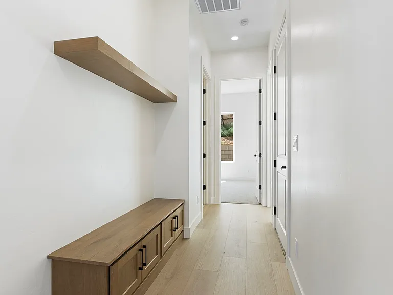 458 N 250 E — Photo 10