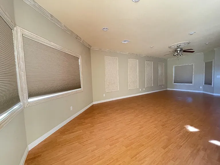 2549 Country Club Dr — Photo 8
