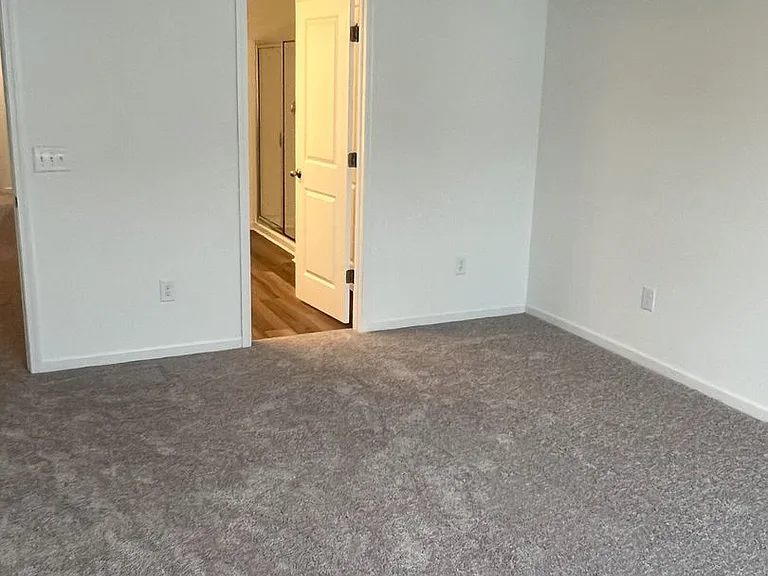 2111 Regal Dr — Photo 10