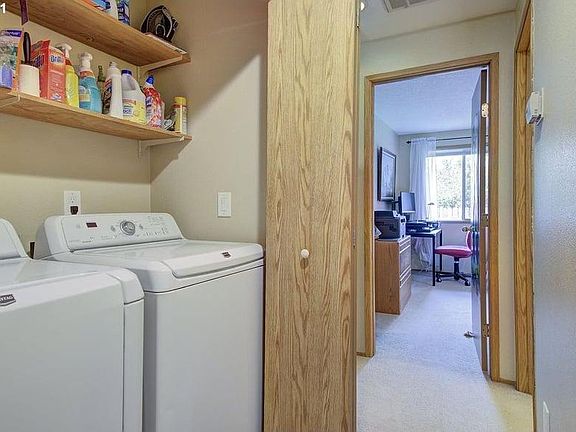 3rd image of 5104 NE 39th Ave