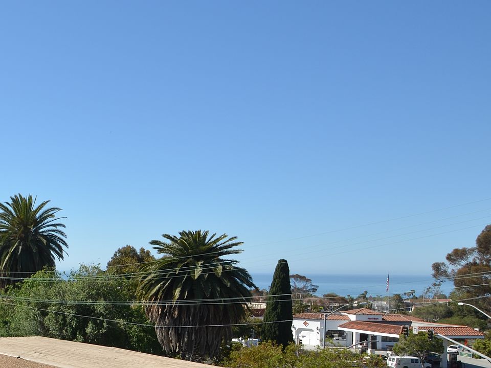 1st image of 702 Calle Casita