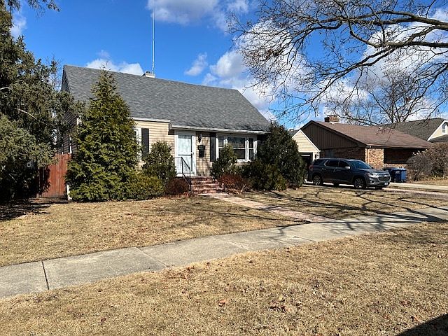 1st image of 1714 E Lincoln Ave