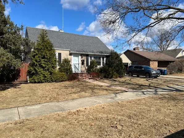 1714 E Lincoln Ave, Des Plaines, IL 60018