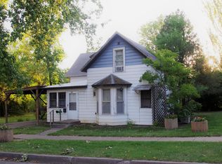 529 1st Ave W, Dickinson, ND 58601