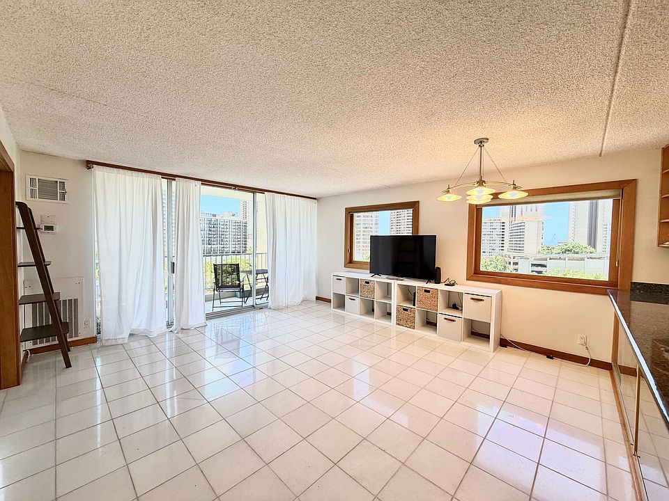 1st image of 400 Hobron Ln APT 901