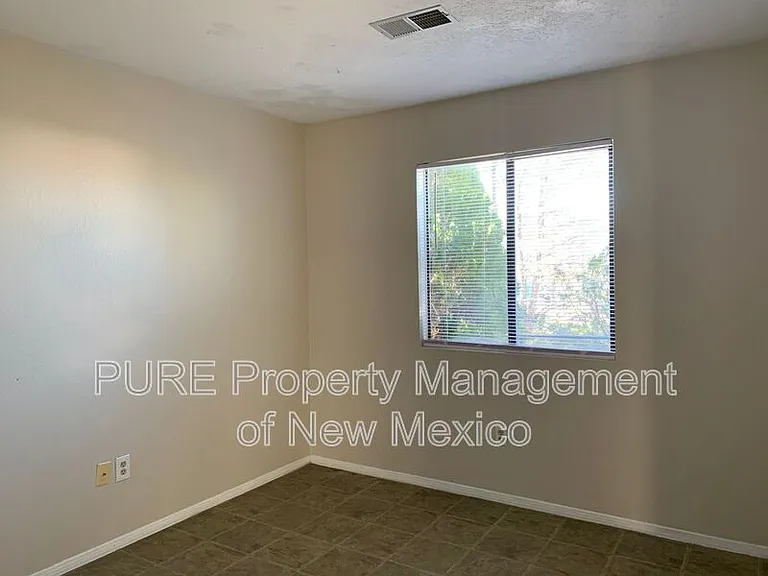 4556 Platinum Dr NE — Photo 14