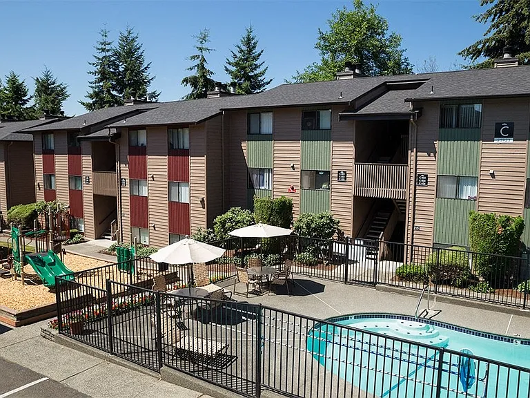 Cottonwood Apartments — Photo 11