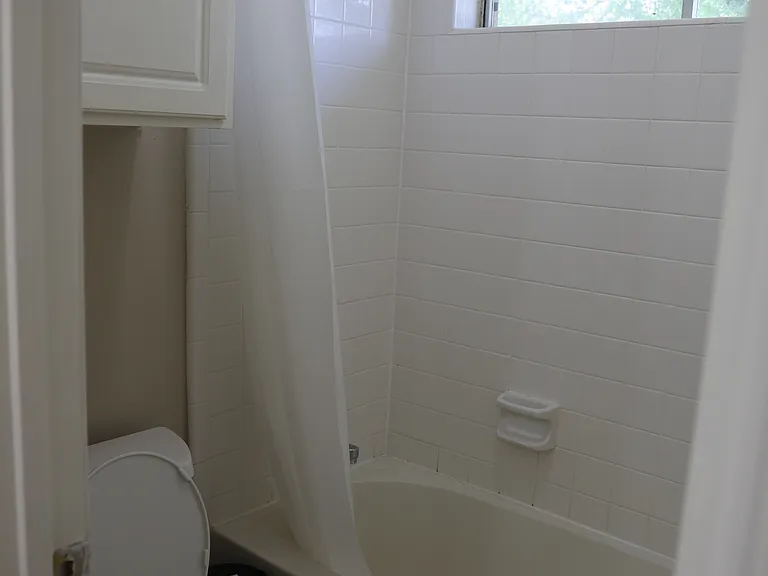 4323 Lakeside Meadow Dr — Photo 15