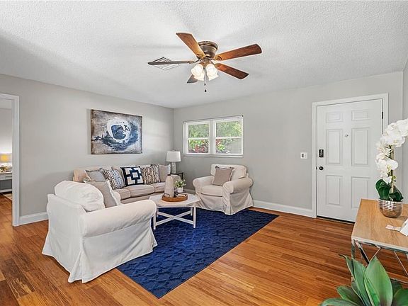 4th image of 1758 Lucas Dr