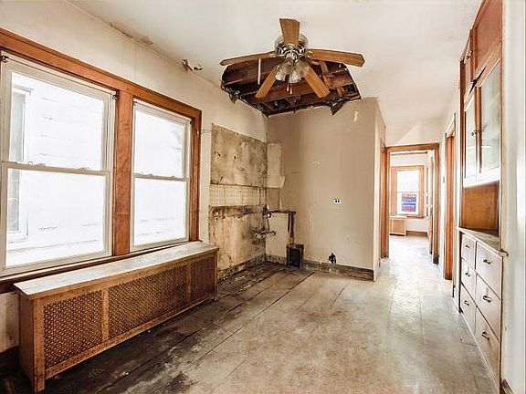 5th image of 4817 S Winchester Ave