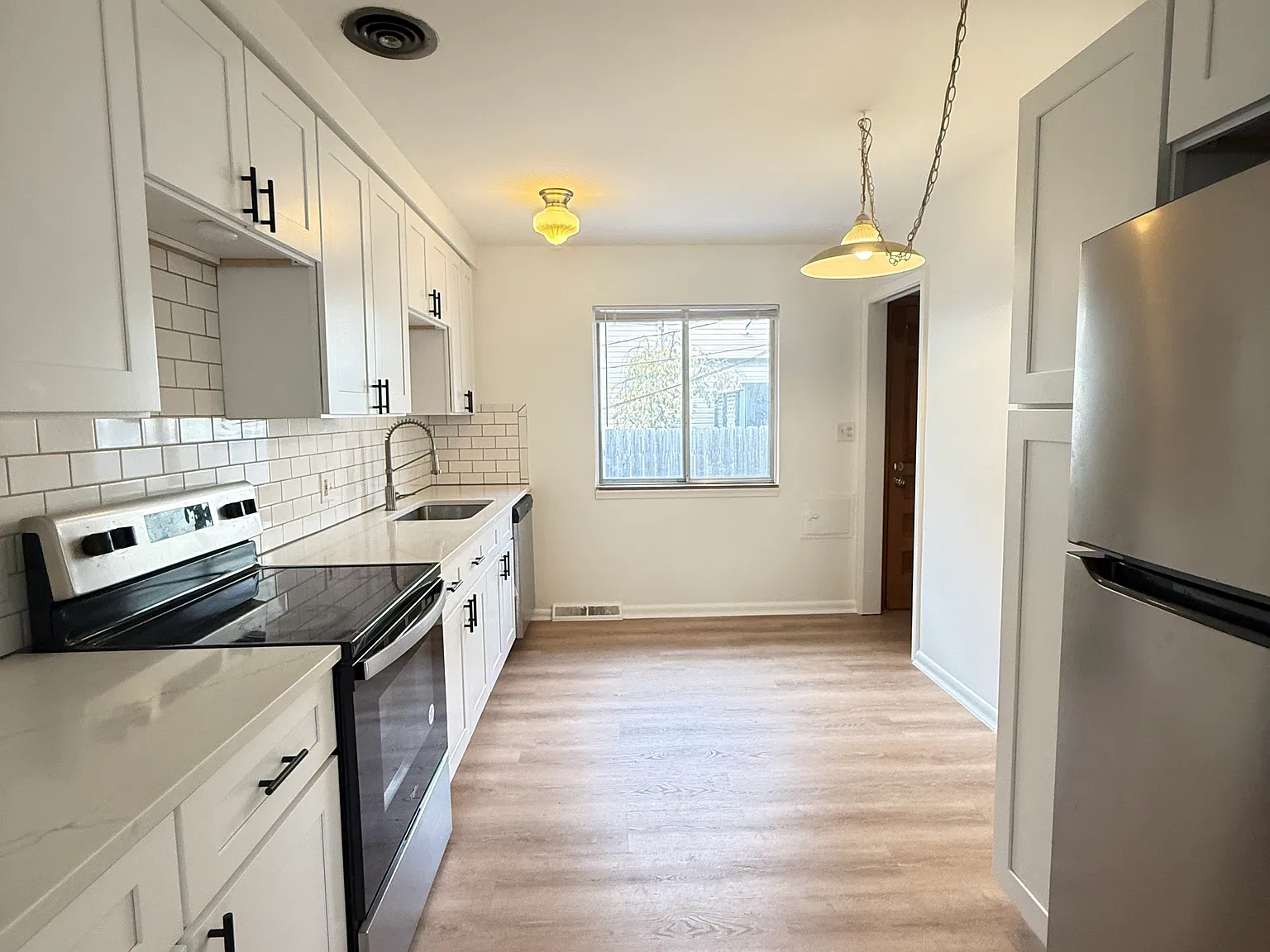 2 bed, 780 sqft, $1,600 — Photo 4