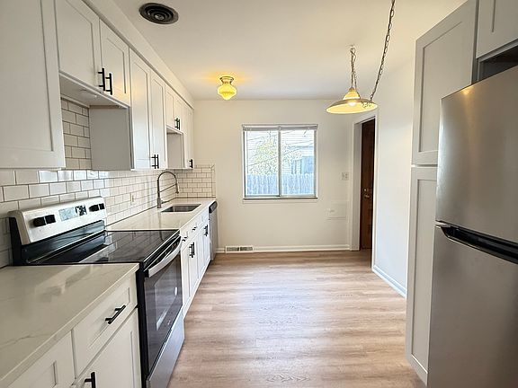 4th image of 3805 Rochester Rd