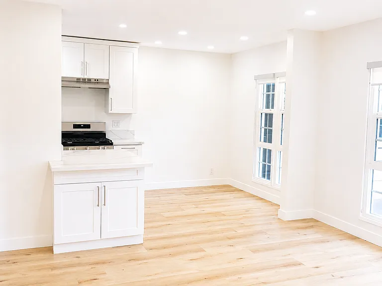 835 S Sherbourne Dr #12 — Photo 5