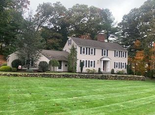 24 Robin Rd, Lynnfield, MA 01940