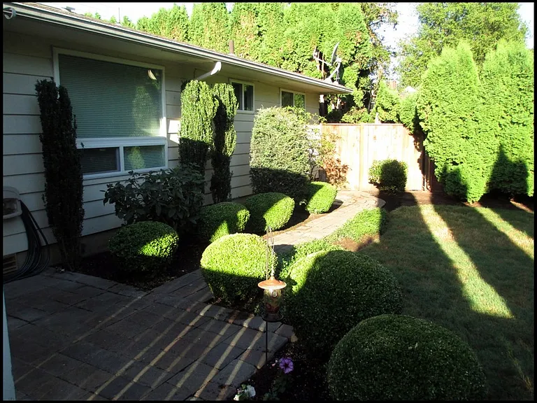 Maxwell Rd — Photo 16