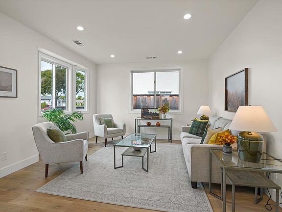 5th image of 2515 Crystal Dr