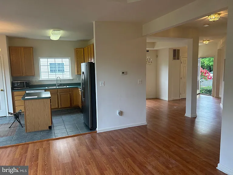 6821 Hollow Glen Ct — Photo 27