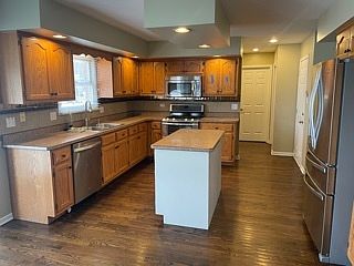 3rd image of 14929 Cog Hill Ln