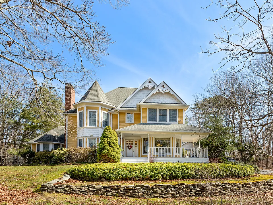 1559 Deerfield Rd