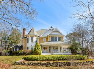 1559 Deerfield Rd, Water Mill, NY 11976