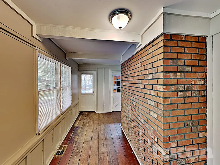 1606 Huntington Dr — Photo 13